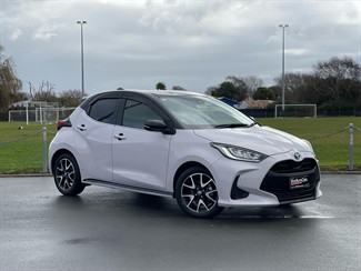 2020 Toyota Yaris - Thumbnail