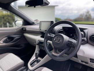 2020 Toyota Yaris - Thumbnail