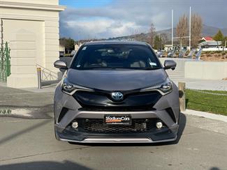 2017 Toyota C-HR - Thumbnail