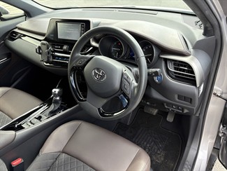 2017 Toyota C-HR - Thumbnail