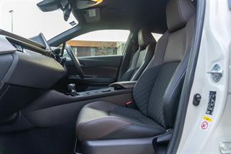 2017 Toyota C-HR - Thumbnail