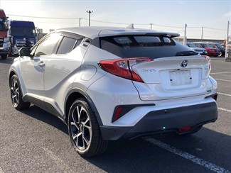 2017 Toyota C-HR - Thumbnail