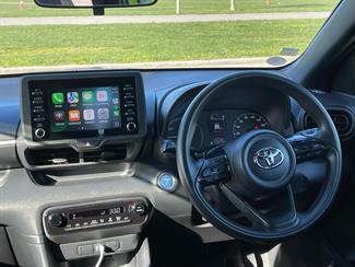 2022 Toyota Yaris - Thumbnail