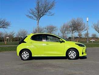 2022 Toyota Yaris - Thumbnail