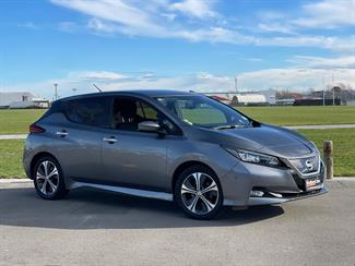 2017 Nissan LEAF - Thumbnail