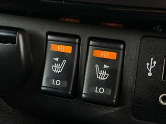 2017 Nissan LEAF - Thumbnail