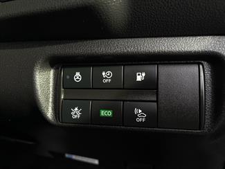 2017 Nissan LEAF - Thumbnail