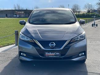 2017 Nissan LEAF - Thumbnail