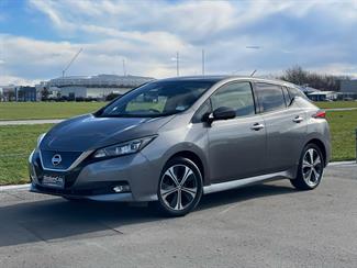 2017 Nissan LEAF - Thumbnail