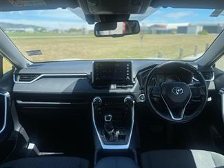 2019 Toyota RAV4 - Thumbnail