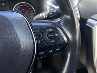 2019 Toyota RAV4 - Thumbnail