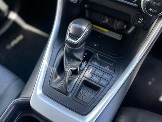 2019 Toyota RAV4 - Thumbnail