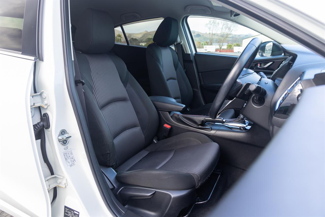 2013 Mazda Axela