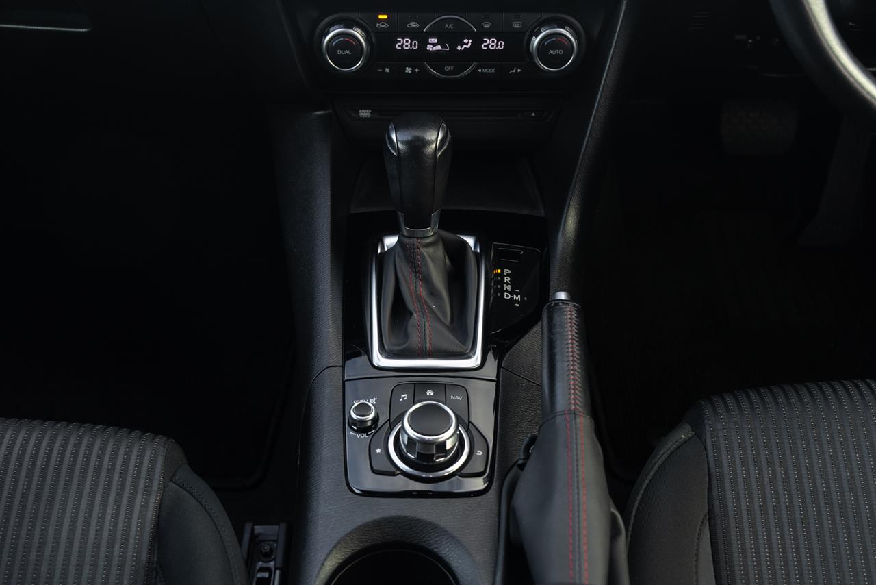 2013 Mazda Axela