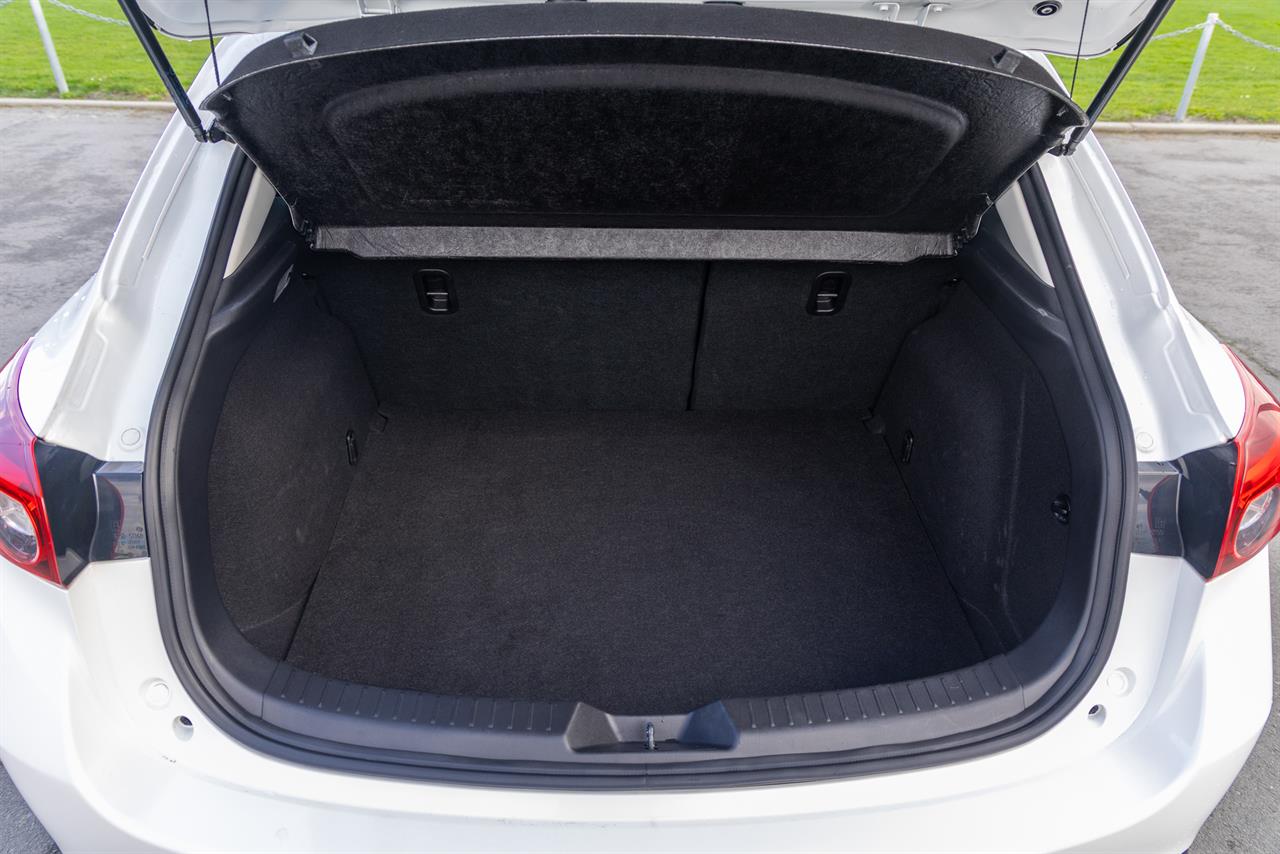 2013 Mazda Axela
