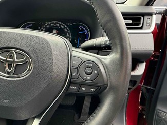 2019 Toyota RAV4 - Thumbnail