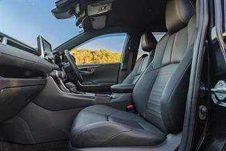 2021 Toyota RAV4 - Thumbnail