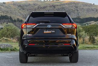 2021 Toyota RAV4 - Thumbnail