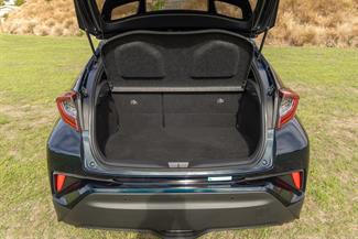 2019 Toyota C-HR - Thumbnail