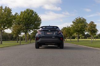 2019 Toyota C-HR - Thumbnail