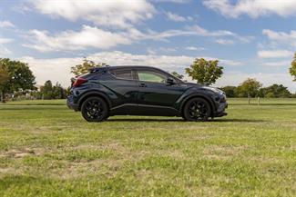 2019 Toyota C-HR - Thumbnail