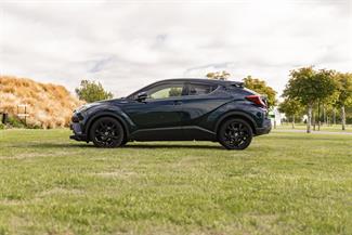 2019 Toyota C-HR - Thumbnail