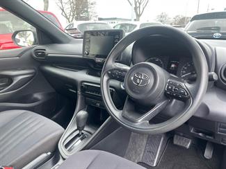 2021 Toyota Yaris - Thumbnail
