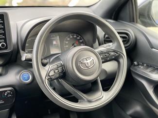 2021 Toyota Yaris - Thumbnail