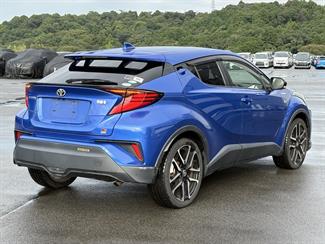 2019 Toyota C-HR - Thumbnail
