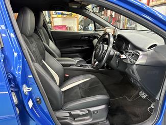 2019 Toyota C-HR - Thumbnail