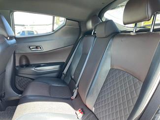 2017 Toyota C-HR - Thumbnail