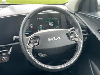 2023 Kia Niro - Thumbnail