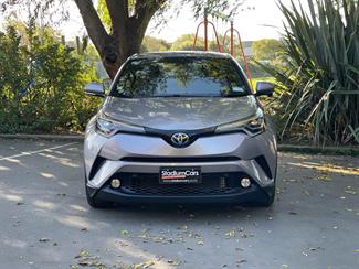 2017 Toyota C-HR - Thumbnail