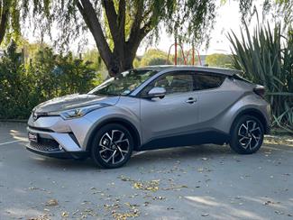 2017 Toyota C-HR - Thumbnail