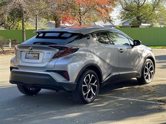 2017 Toyota C-HR - Thumbnail