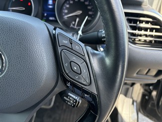 2018 Toyota C-HR - Thumbnail