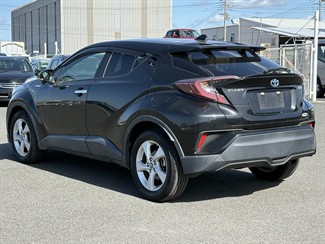2018 Toyota C-HR - Thumbnail