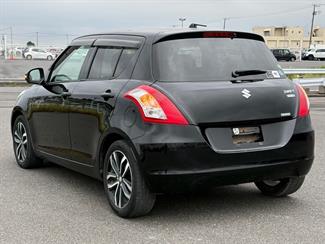 2014 Suzuki Swift - Thumbnail