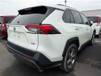 2021 Toyota RAV4 - Thumbnail