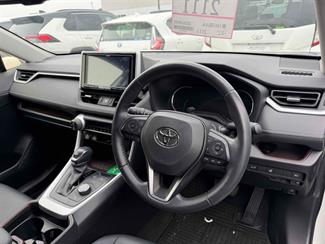 2021 Toyota RAV4 - Thumbnail