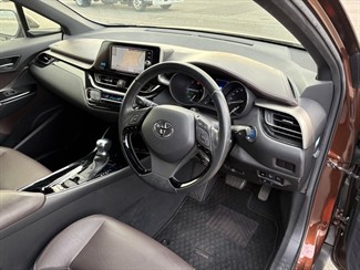 2017 Toyota C-HR - Thumbnail