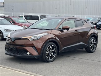 2017 Toyota C-HR - Thumbnail