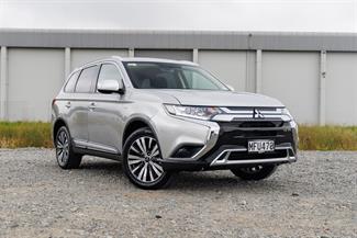 2019 Mitsubishi Outlander - Thumbnail