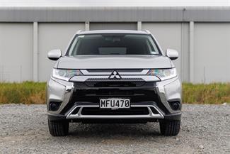 2019 Mitsubishi Outlander - Thumbnail