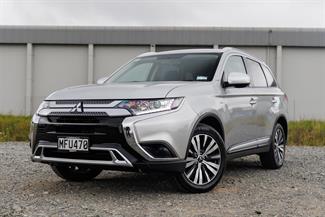 2019 Mitsubishi Outlander - Thumbnail