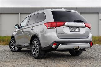 2019 Mitsubishi Outlander - Thumbnail