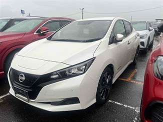 2021 Nissan LEAF - Thumbnail