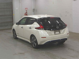 2021 Nissan LEAF - Thumbnail